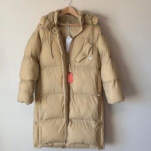 BNWT The Arrivals Turbo Sleeper Sand L